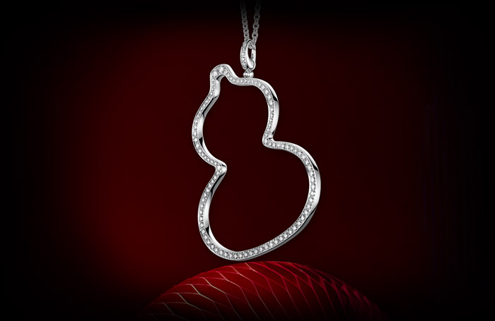 Qeelin Yu Yi Lock Necklace